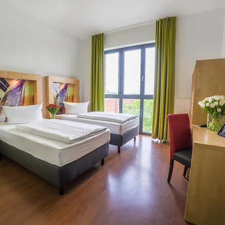 H+ Hotel 4Youth Berlin Room photo